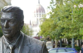 statue of ronald reagan